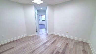 7777 Glades Rd, Boca Raton, FL à louer Photo intérieure– Image 1 sur 3