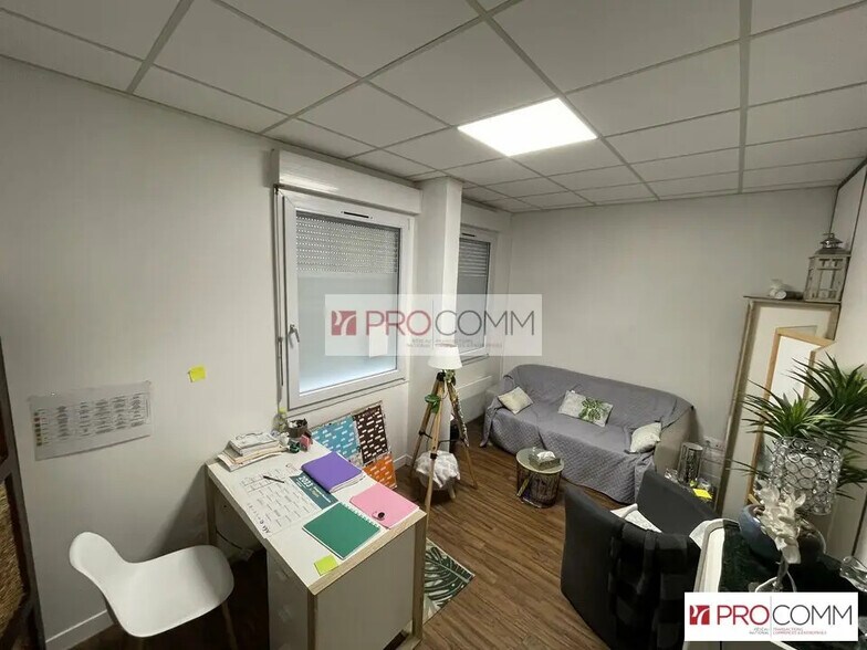 Bureau dans Chartres à vendre - Photo de l’immeuble – Image 2 sur 11