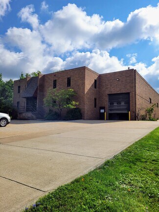 Plus de détails pour 12855 York Delta Dr, North Royalton, OH - Industriel/Logistique à louer