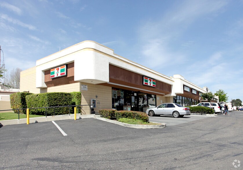 802-830 E Grand Ave, Arroyo Grande, CA à louer - Photo principale – Image 1 sur 3