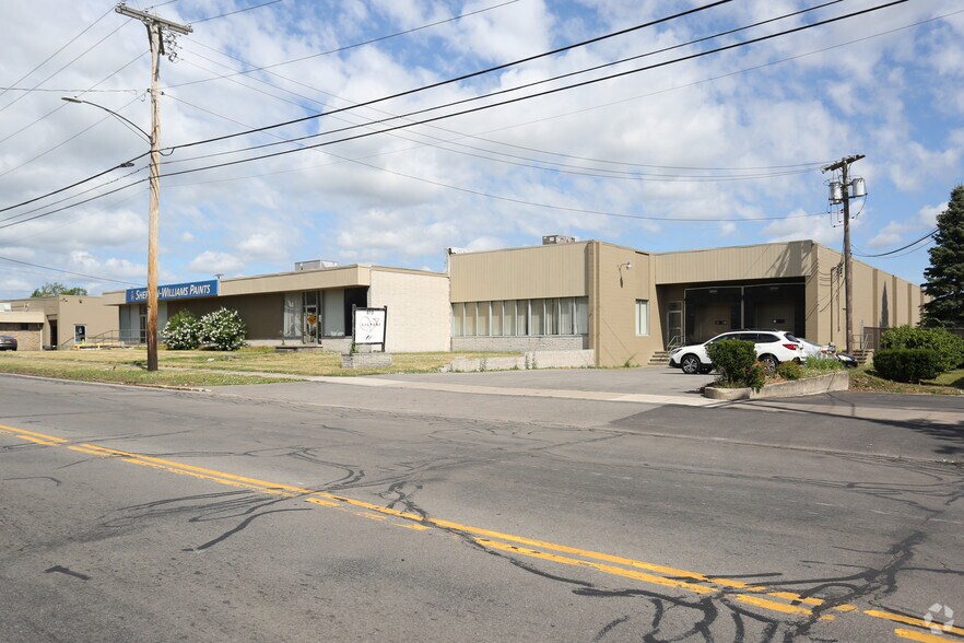 810-824 Emerson St, Rochester, NY à louer - Photo de l’immeuble – Image 1 sur 1