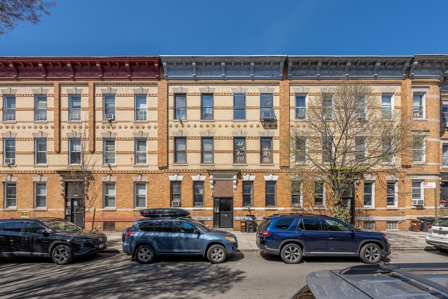 Astoria 3 Building Multifamily | 18 Unit portefeuille de 3 biens à vendre sur LoopNet.fr - Photo de l’immeuble – Image 3 sur 21