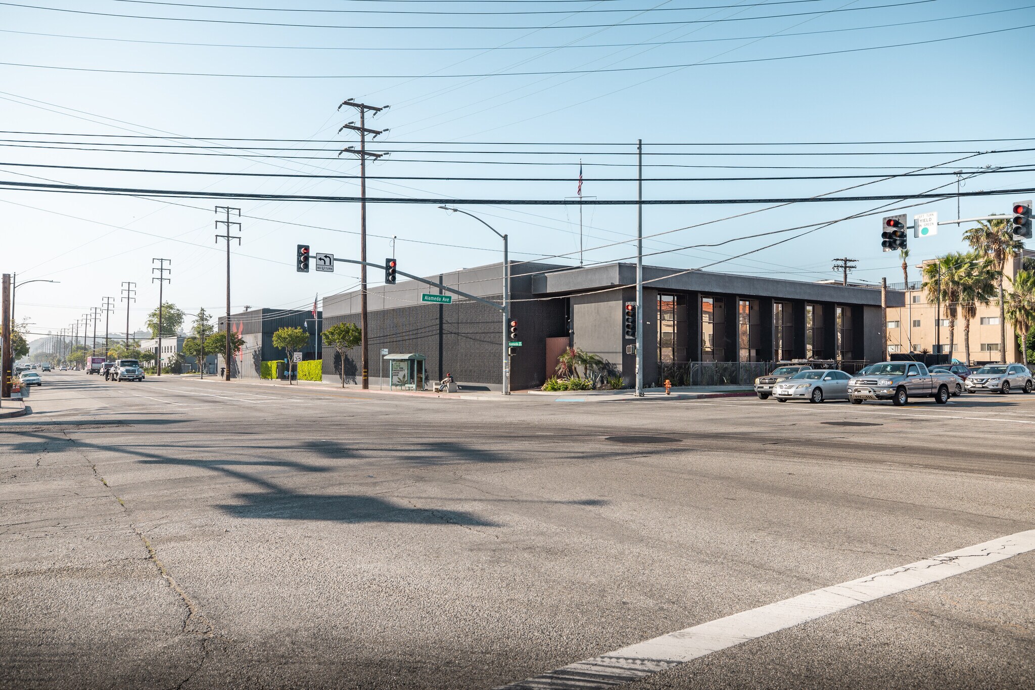1001 S Victory Blvd, Burbank, CA à vendre Photo principale– Image 1 sur 23