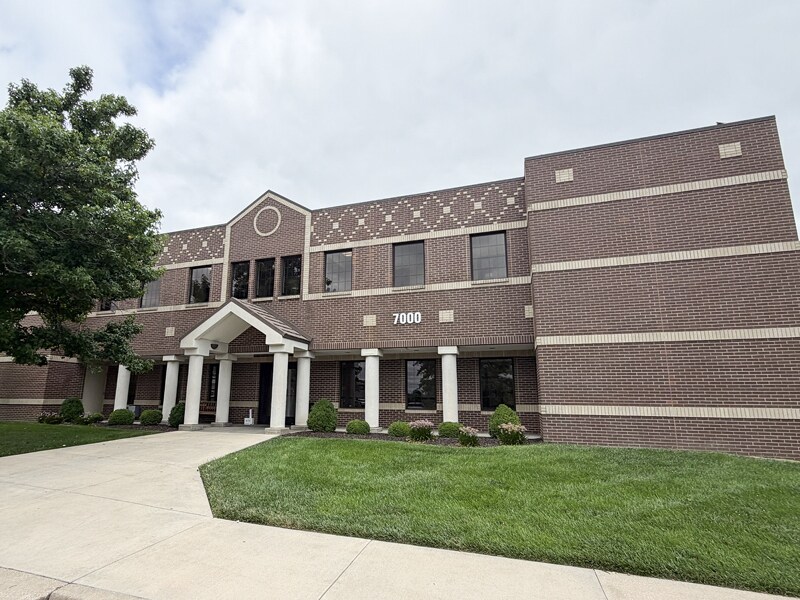 7000 W 121st St, Overland Park, KS à vendre Photo de l’immeuble– Image 1 sur 7