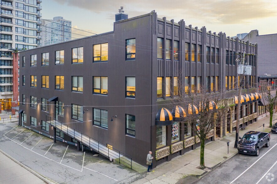 948-950 Homer St, Vancouver, BC à louer - Photo de l’immeuble – Image 1 sur 4