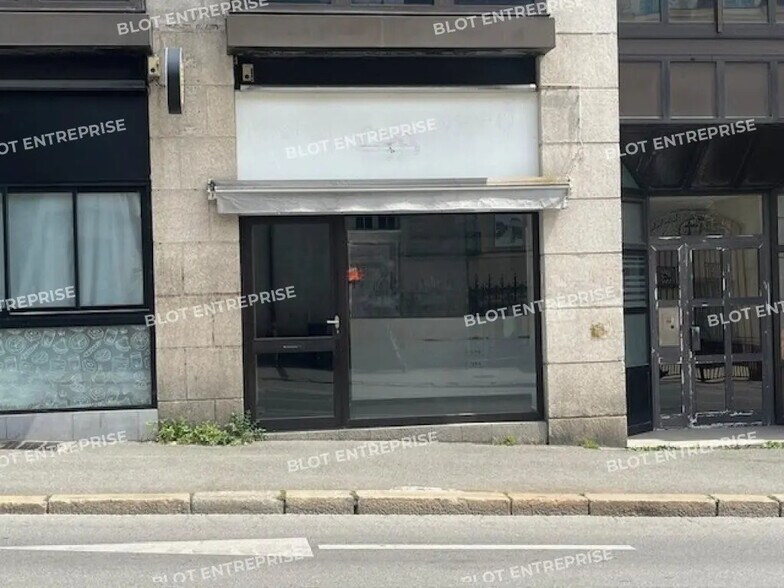 Local commercial dans Vannes à louer - Photo de l’immeuble – Image 1 sur 6