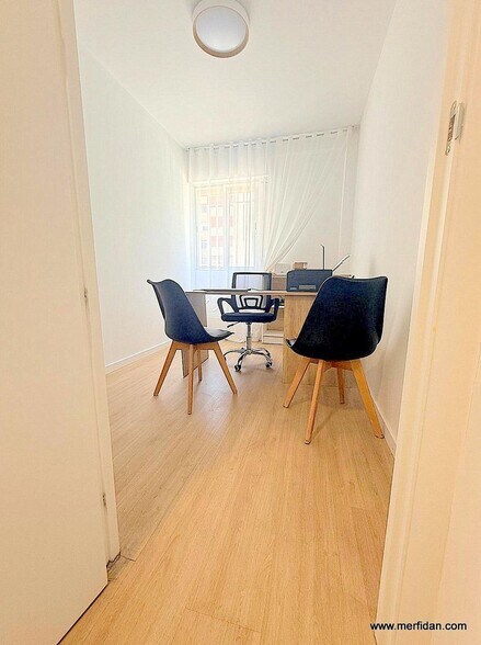 Bureau dans Fuenlabrada, Madrid à louer - Photo de l’immeuble – Image 2 sur 3