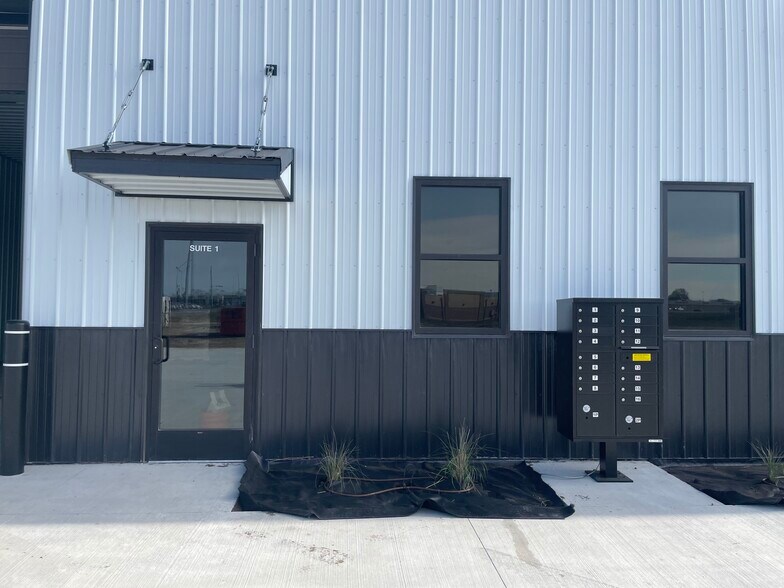 900 W 25th St, South Sioux City, NE à louer - Photo de l’immeuble – Image 3 sur 20