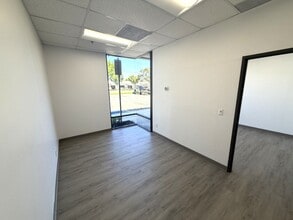 16601 Gothard St, Huntington Beach, CA à louer Photo intérieure– Image 2 sur 6