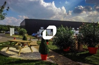 Plus de détails pour 2 Avenue Du Noyer À La Malice, Louvres - Local d'activités à louer