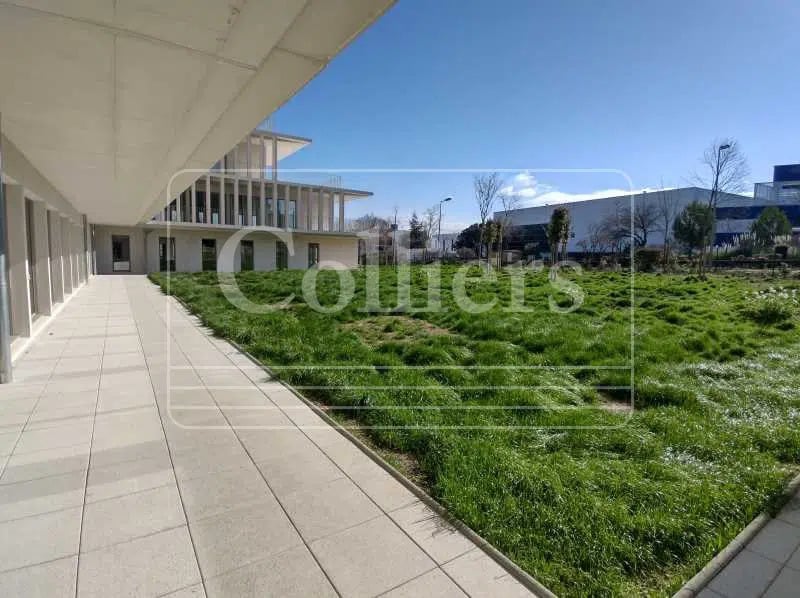 200 Rue Pierre Duhem, Aix-en-Provence à louer Photo de l’immeuble– Image 1 sur 5