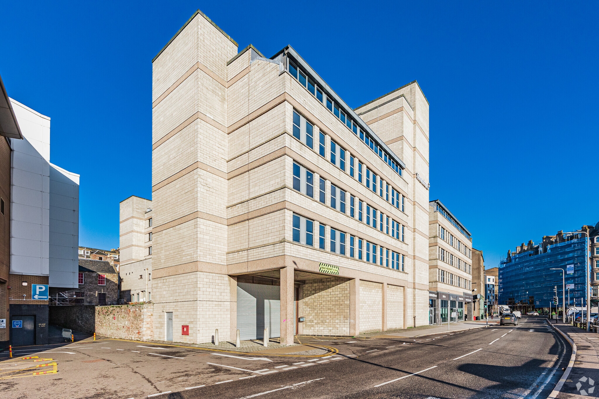 33-35 Yeaman Shore, Dundee à louer Photo principale– Image 1 sur 3