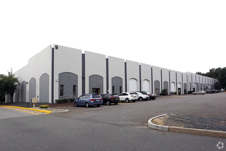 9 Chris Ct, South Brunswick, NJ à louer - Photo principale – Image 2 sur 4