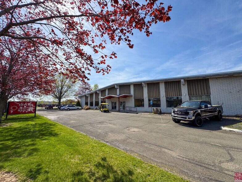 160 N Branford Rd, Branford, CT à vendre - Photo de l’immeuble – Image 2 sur 21