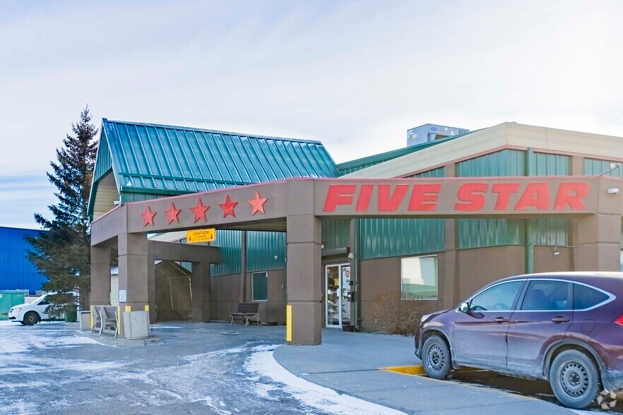 4980 25th St SE, Calgary, AB à vendre - Photo de l’immeuble – Image 3 sur 3