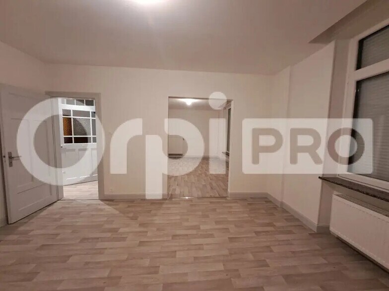 Bureau dans Yutz à louer - Photo de l’immeuble – Image 3 sur 7