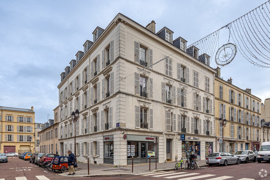 Local commercial dans Versailles à louer - Photo principale – Image 1 sur 2
