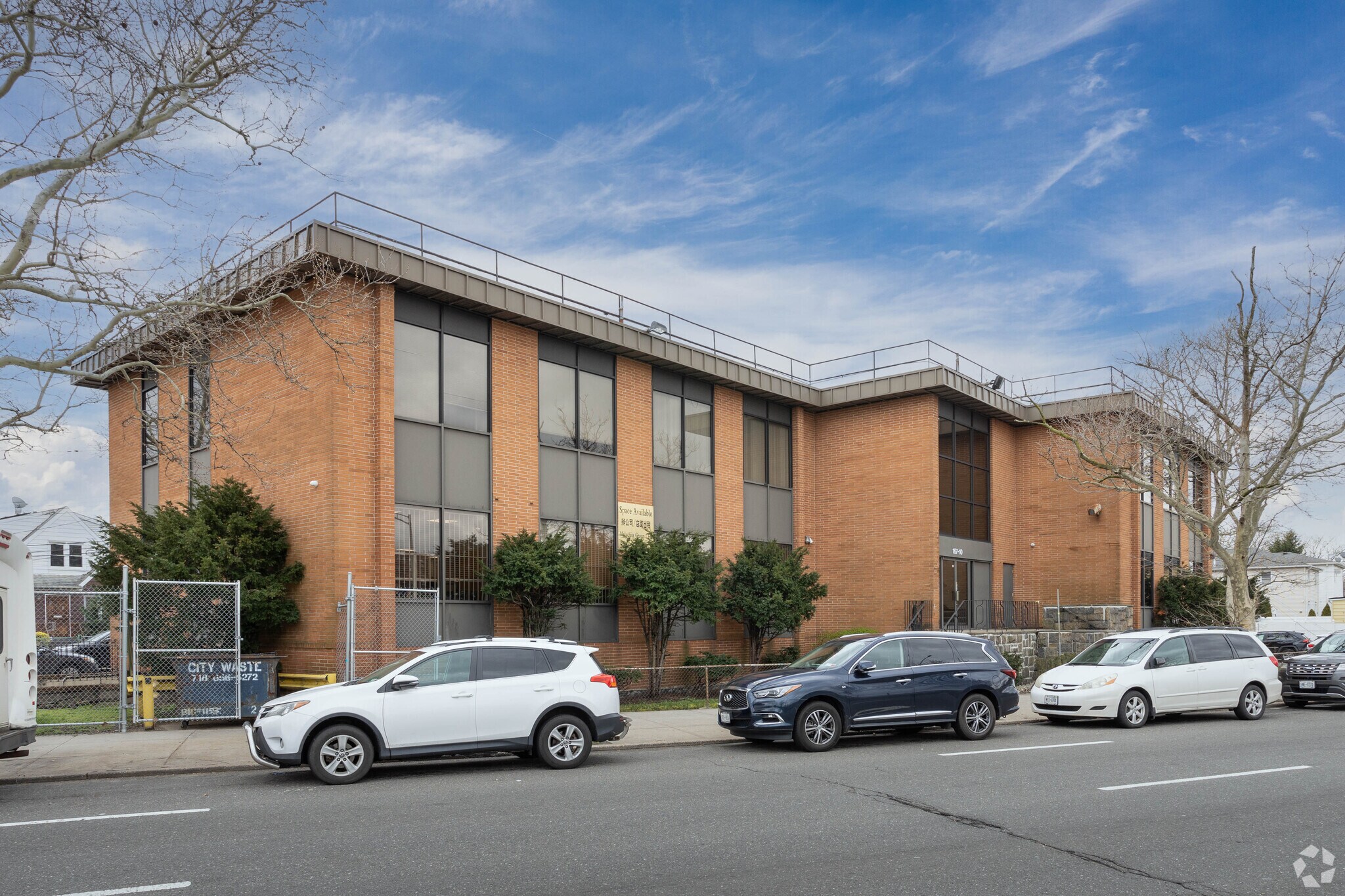 167-10 S Conduit Ave, Jamaica, NY à louer Photo de l’immeuble– Image 1 sur 4