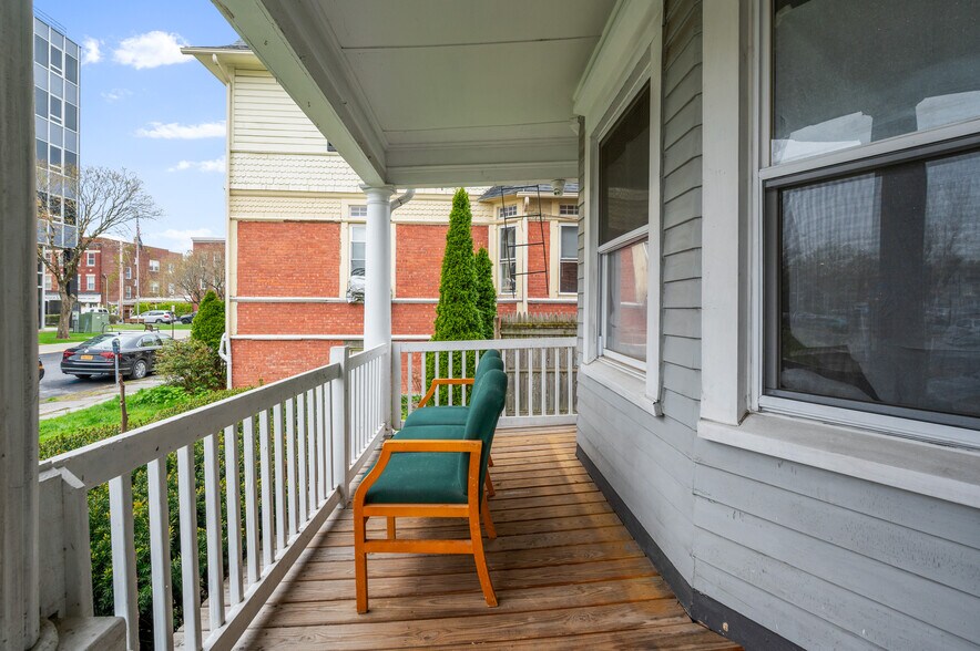 21 Main St, Kingston, NY à vendre - Photo de l’immeuble – Image 3 sur 36