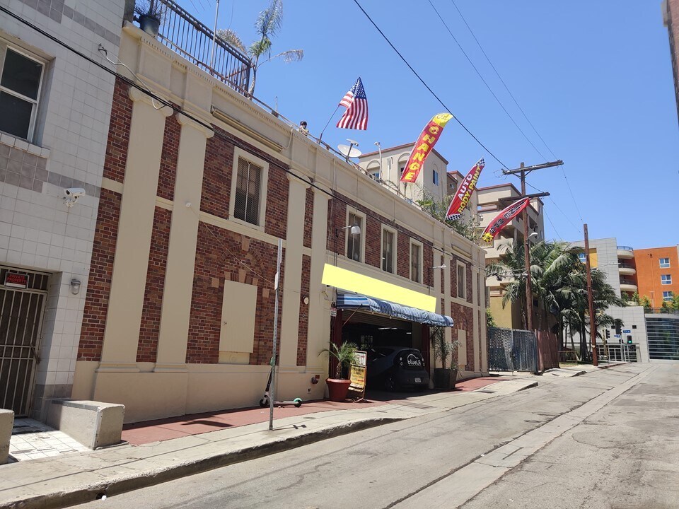 715 Witmer St, Los Angeles, CA à vendre Photo de l’immeuble– Image 1 sur 11