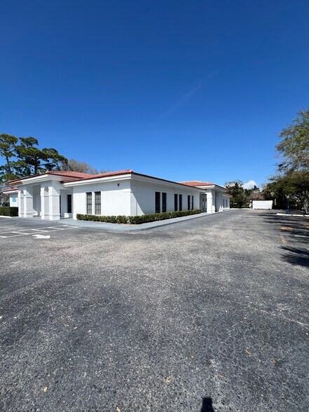 2520 Tamiami Trl N, Nokomis, FL à vendre - Photo de l’immeuble – Image 3 sur 52