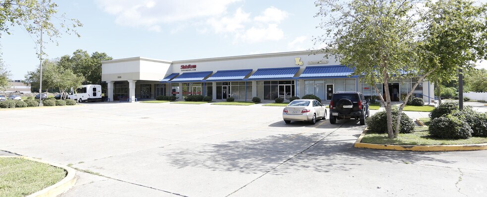 5555 Bullard Ave, New Orleans, LA à louer - Photo principale – Image 2 sur 9