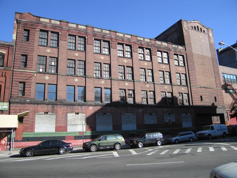 439-449 W 127th St, New York, NY à louer - Photo de l’immeuble – Image 2 sur 5