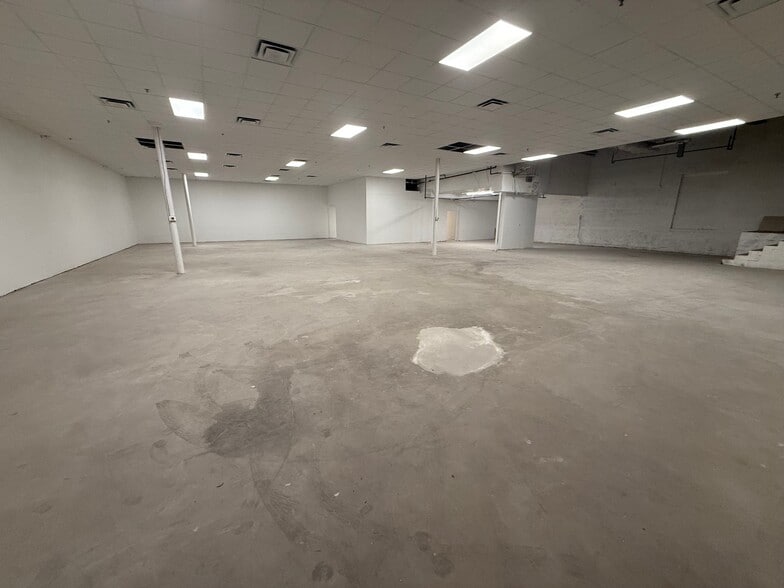 2211-2321 University Blvd W, Silver Spring, MD à louer - Photo de l’immeuble – Image 3 sur 17