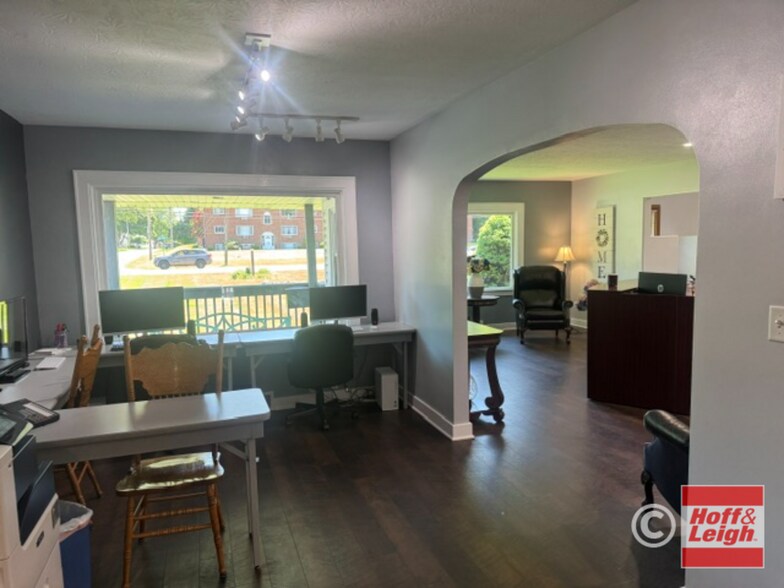 355 N Main St, Munroe Falls, OH à vendre - Photo intérieure – Image 3 sur 6