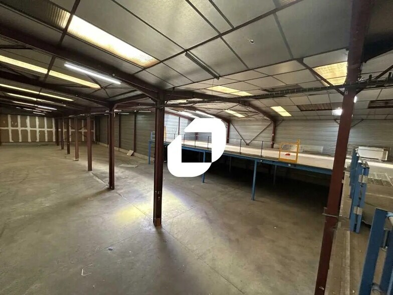 Bureau dans Aubervilliers à louer - Photo de l’immeuble – Image 3 sur 9