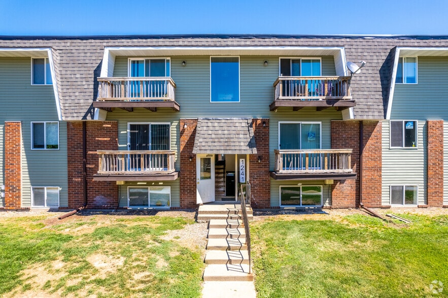 847 Gateway Ave, Clinton, IA à vendre - Photo de l’immeuble – Image 2 sur 17