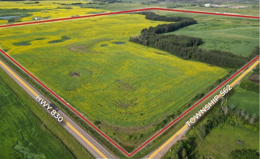 21012 Township Road 562, Strathcona County, AB à vendre - Photo de l’immeuble – Image 2 sur 3