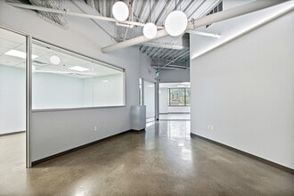 420 E 3rd St, Los Angeles, CA à louer Photo intérieure– Image 2 sur 43