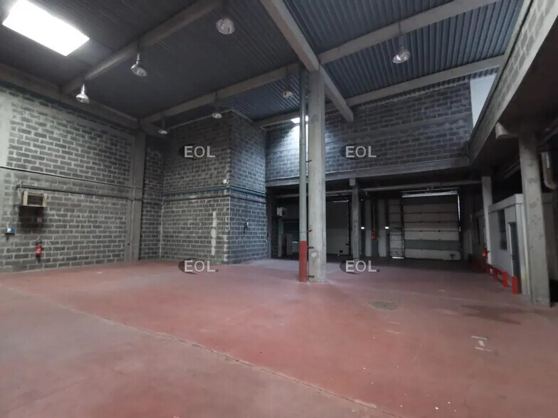 Local d’activités dans VILLENEUVE-D'ASCQ à louer - Photo de l’immeuble – Image 3 sur 5