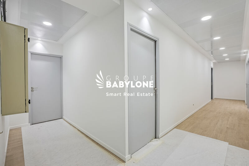 Bureau dans Boulogne-Billancourt à vendre - Photo intérieure – Image 2 sur 13