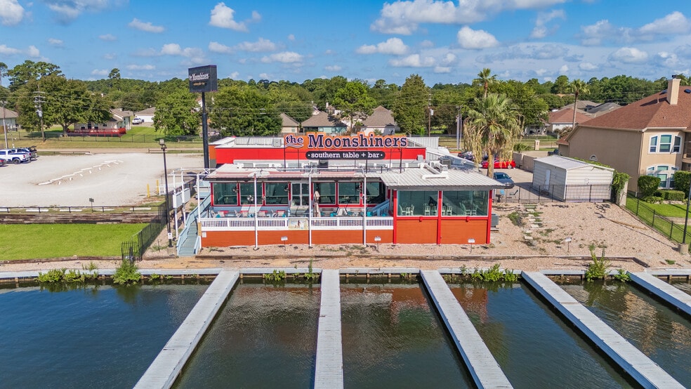 15659 Marina Dr, Montgomery, TX à louer - Photo de l’immeuble – Image 3 sur 6