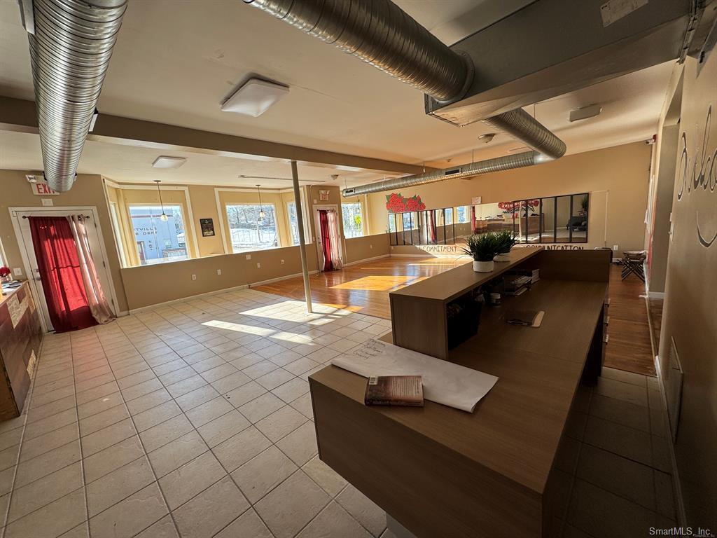 133-139 Providence St, Taftville, CT à louer Photo intérieure– Image 1 sur 10