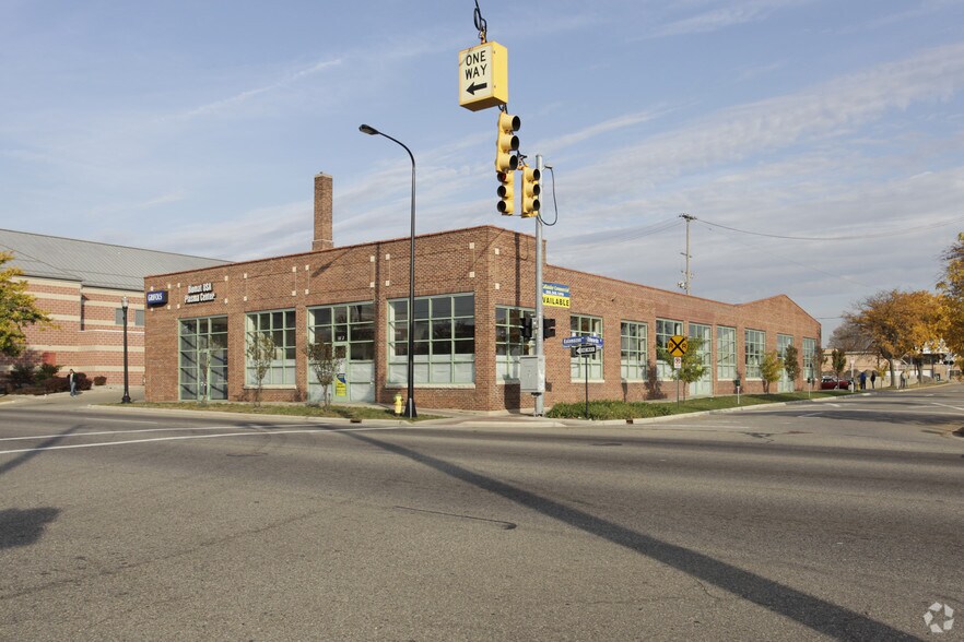 167 E Kalamazoo Ave, Kalamazoo, MI à louer - Photo de l’immeuble – Image 2 sur 6