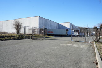 8 Progress St, Edison, NJ à louer Photo de l’immeuble– Image 1 sur 7