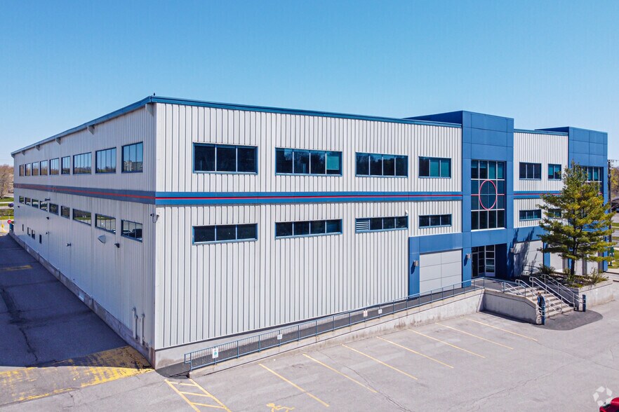 900 Morrison Dr, Ottawa, ON à louer - Photo principale – Image 1 sur 2