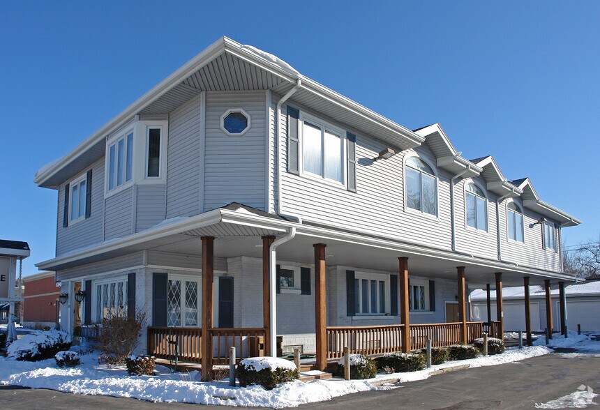 6110 N Port Washington Rd, Milwaukee, WI à louer - Photo de l’immeuble – Image 3 sur 34