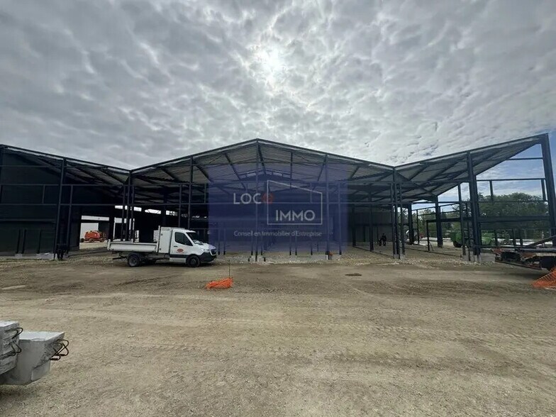 Local d'activités dans Carbon-Blanc à vendre - Photo de la construction – Image 3 sur 10
