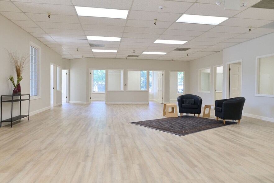 4725 1st St, Pleasanton, CA à louer - Photo de l’immeuble – Image 3 sur 9