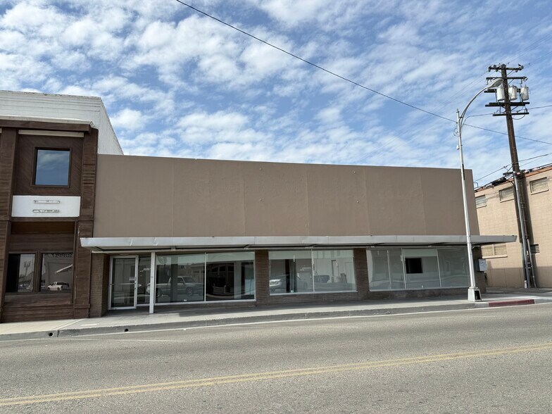 2015 1st St, Selma, CA à vendre - Photo de l’immeuble – Image 3 sur 14