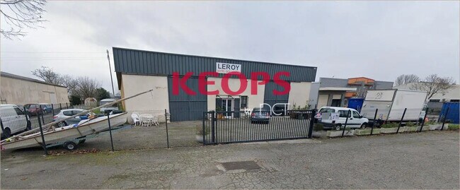 Plus de détails pour Local d'activités à louer