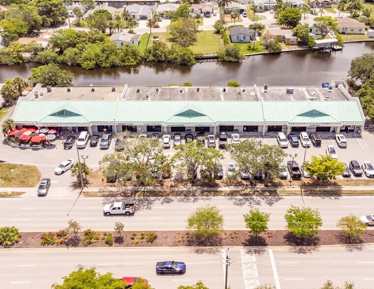 600 Goodlette Rd N, Naples, FL à louer - Photo de l’immeuble – Image 2 sur 5