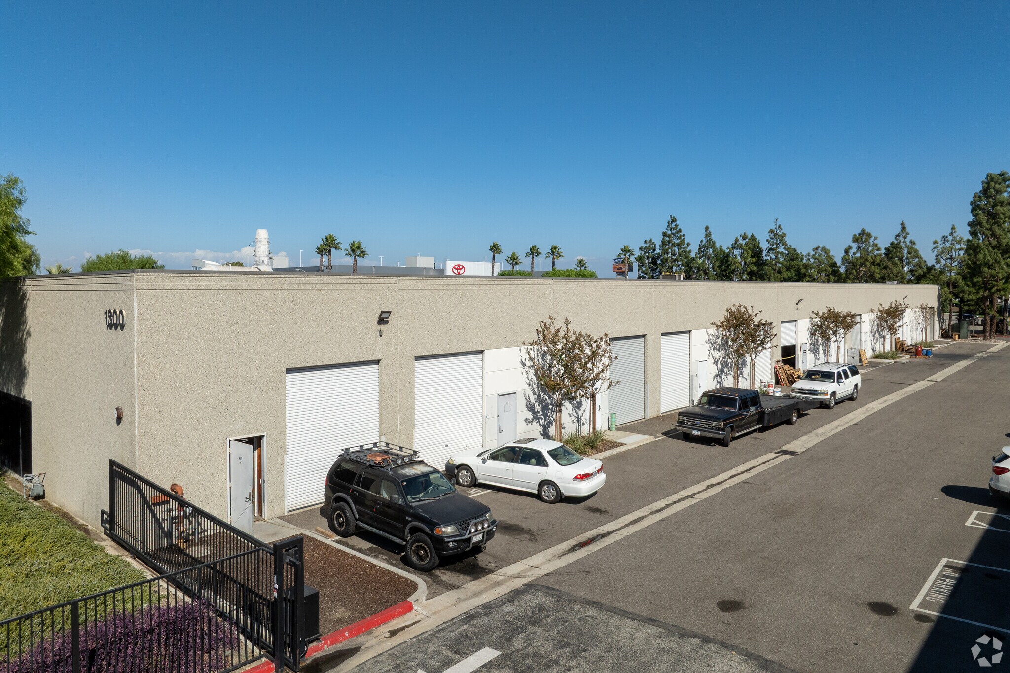 1330 E 223rd St, Carson, CA à louer Photo principale– Image 1 sur 6