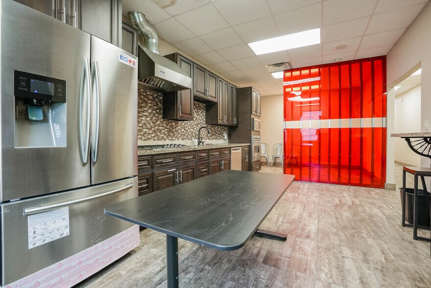 2465 FM 359 Rd S, Brookshire, TX à vendre - Photo intérieure – Image 3 sur 61