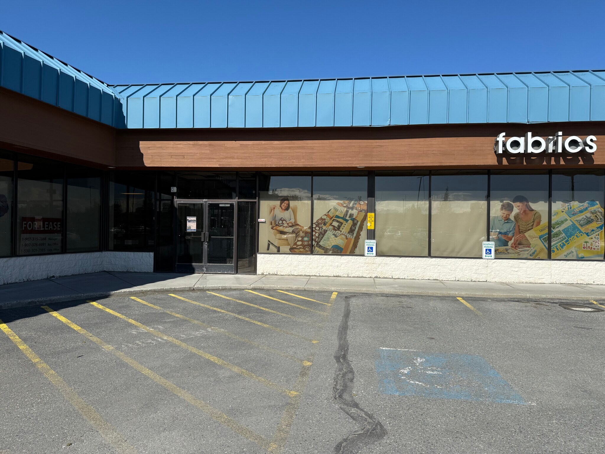 1830 E Parks Hwy, Wasilla, AK à louer Photo principale– Image 1 sur 7