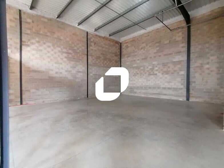 Local d’activités dans Sète à louer - Photo de l’immeuble – Image 2 sur 10